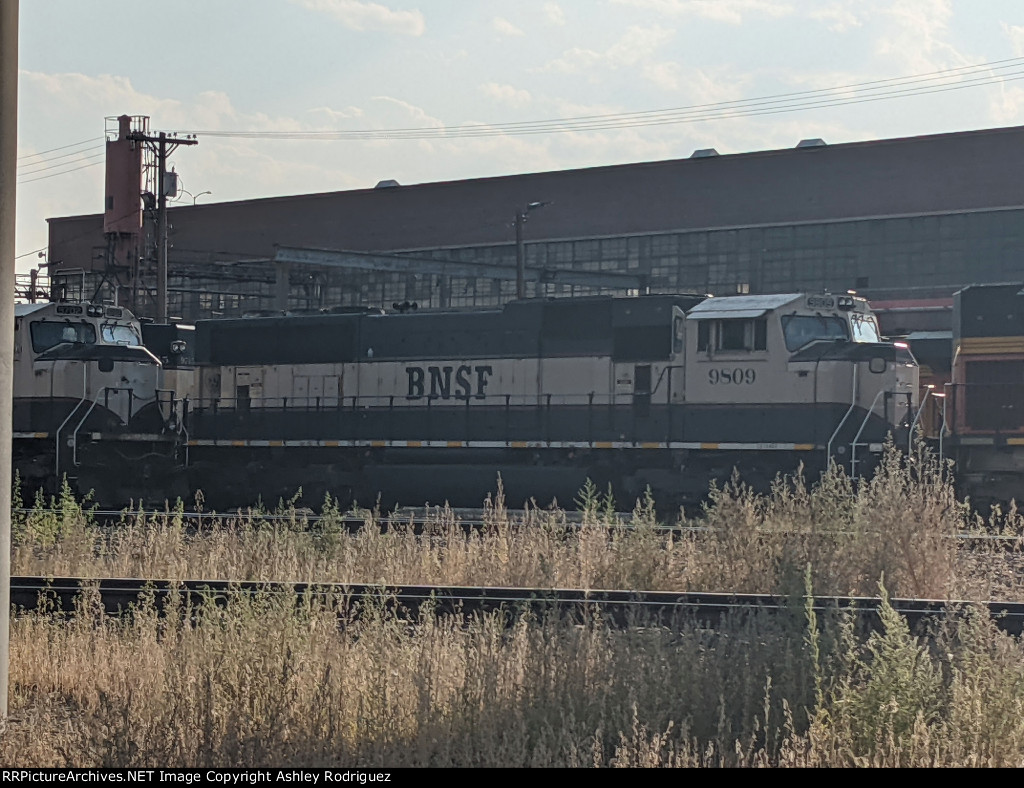 BNSF 9809